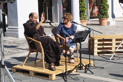 Giombi 01 - dida Fra Pietro Maranesi al festival francescano  foto di Ivano Puccetti2014 